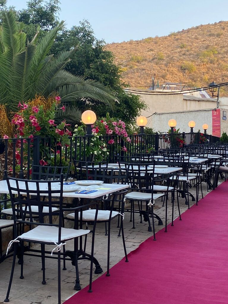 Vista de las mesas de la terraza del restaurante